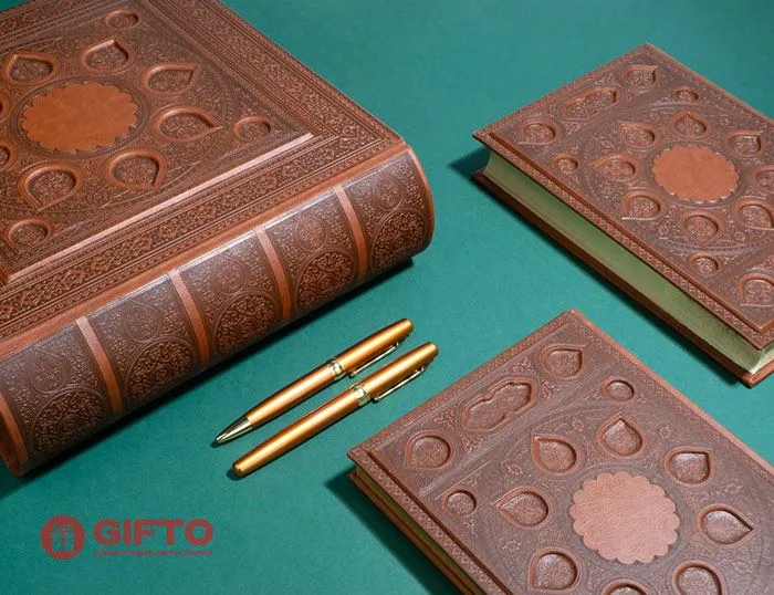 ست نفیس برجسته خشتی زرین کد 67