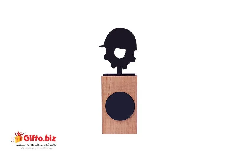 تندیس روز کارگر 01